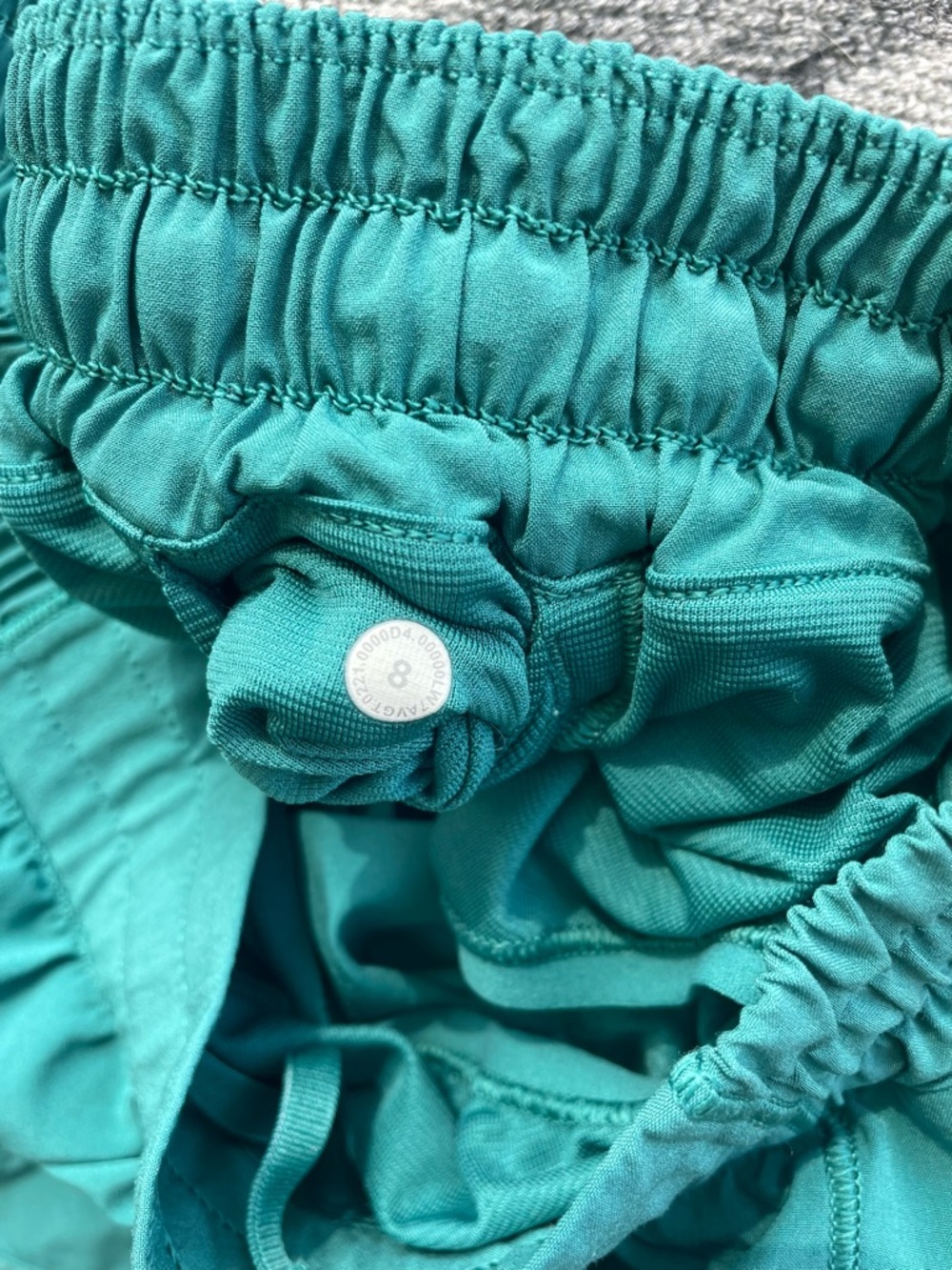 Lululemon Hotty Hot shorts 4” size 8 - Picture 6 of 6